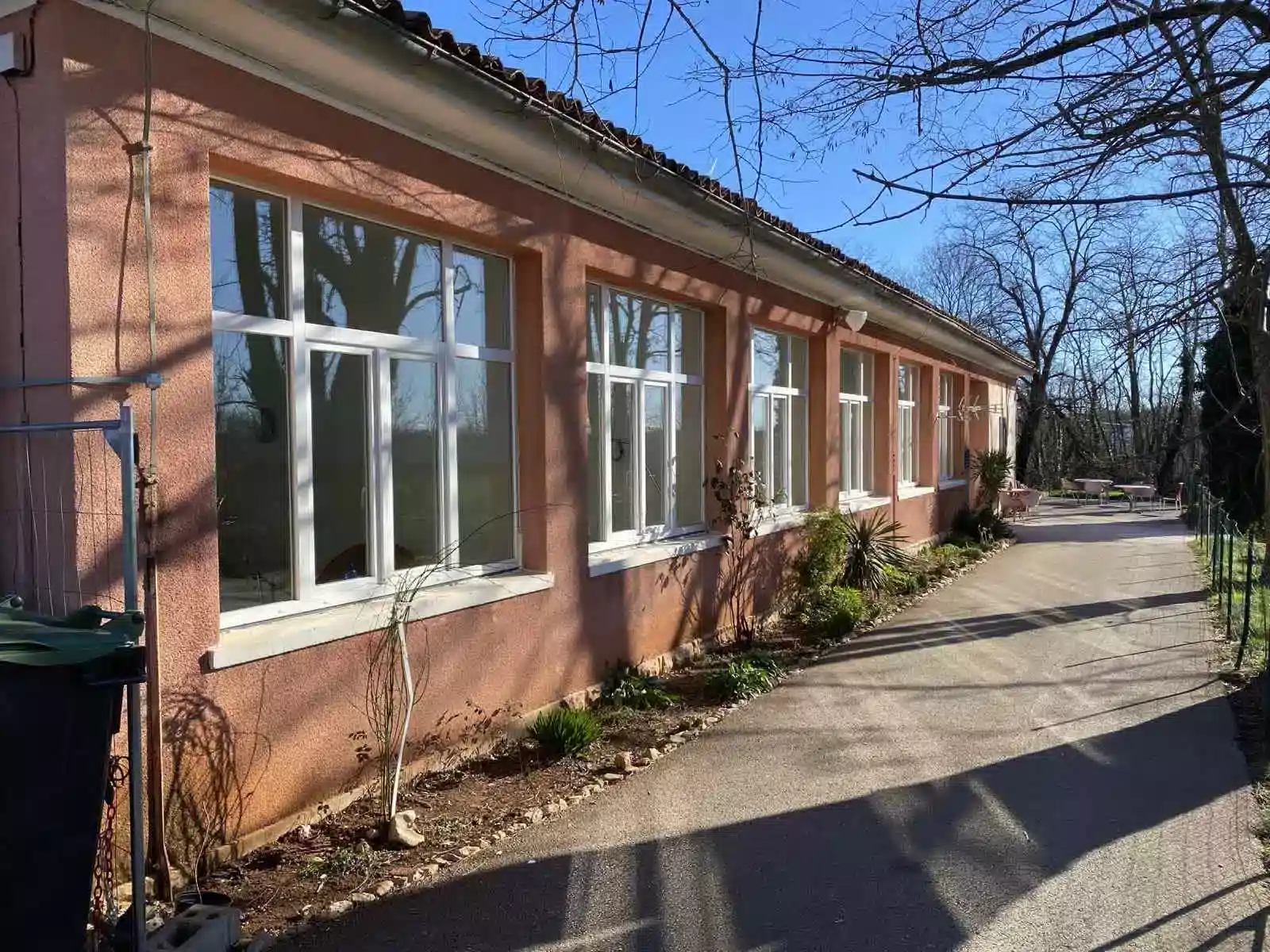 Thumbanail Hero Image 4